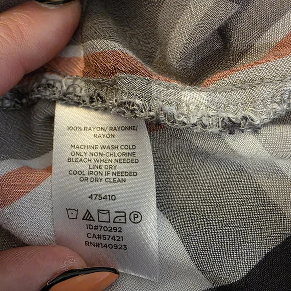 LOFT Women's Checkered Blouse Size Medium - Picture 6 of 6